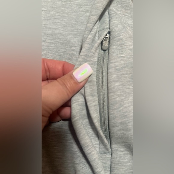 Women’s ATHLETA Gray Dress Athletic Tunic Zippered Pockets Size XS. - Picture 7 of 7